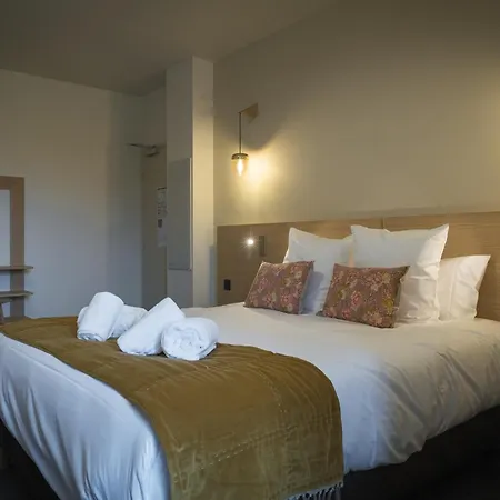 Domaine De L'ecorcerie Hotel *