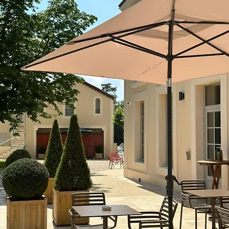 Domaine De L'ecorcerie Hotel