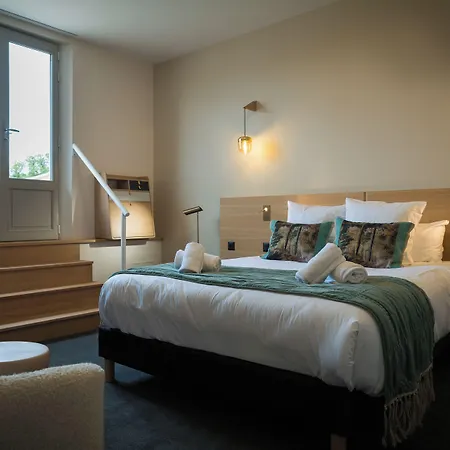 Domaine De L'ecorcerie Hotel 3*