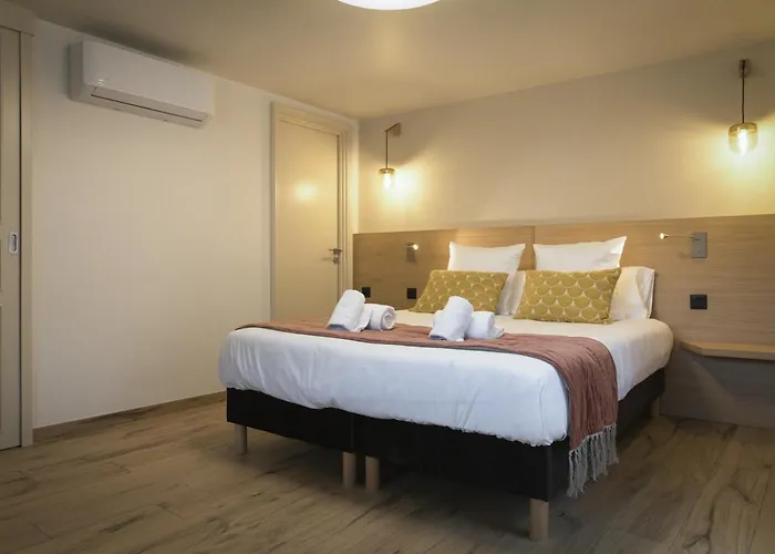 Domaine De L'ecorcerie Hotel