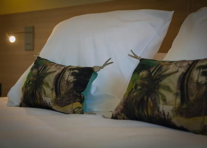 Domaine De L'ecorcerie Hotel Fontaine-le-Comte