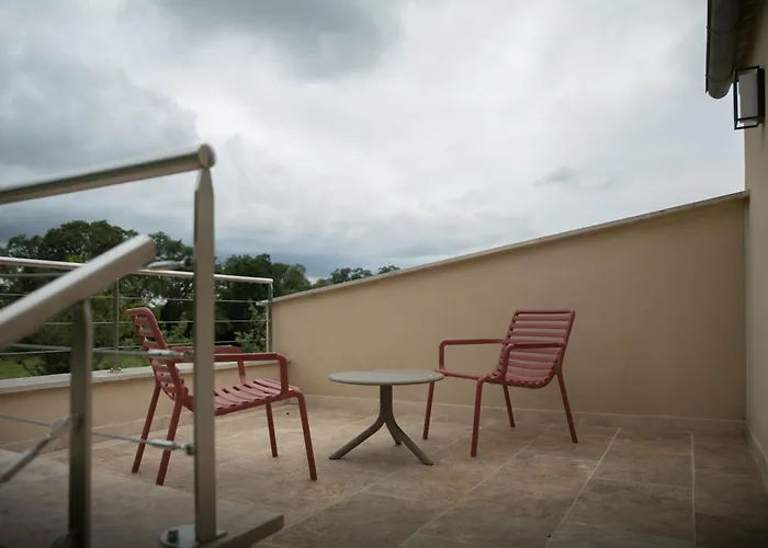 Domaine De L'ecorcerie Hotel