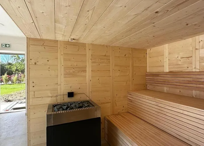 Hotel Domaine De L'ecorcerie *