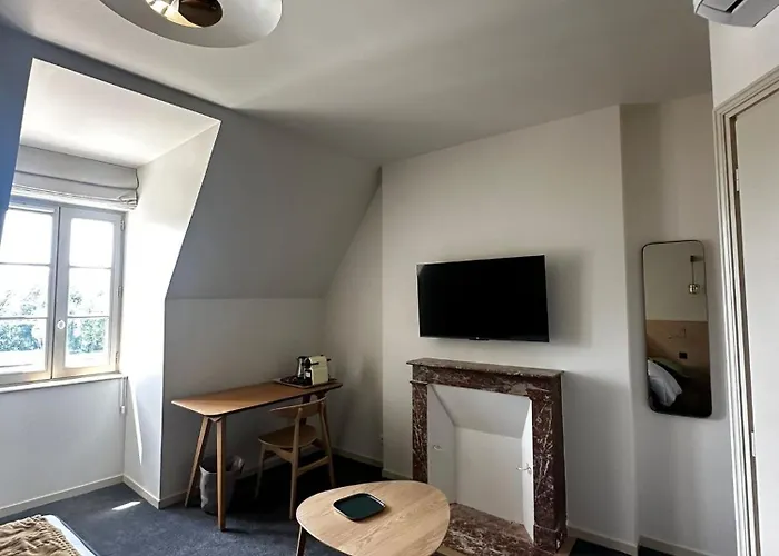 Domaine De L'ecorcerie Hotel *