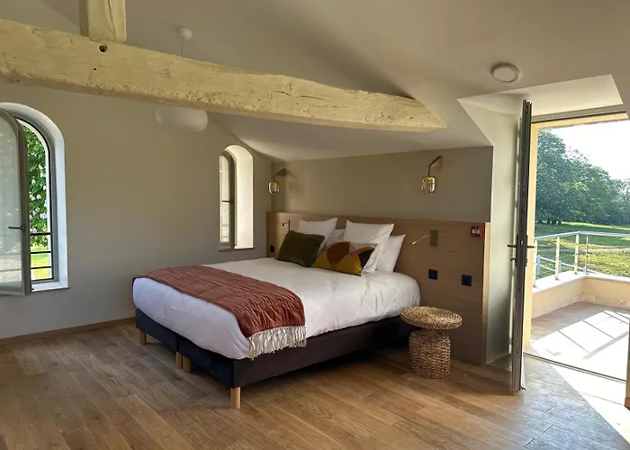 Domaine De L'ecorcerie Hotel