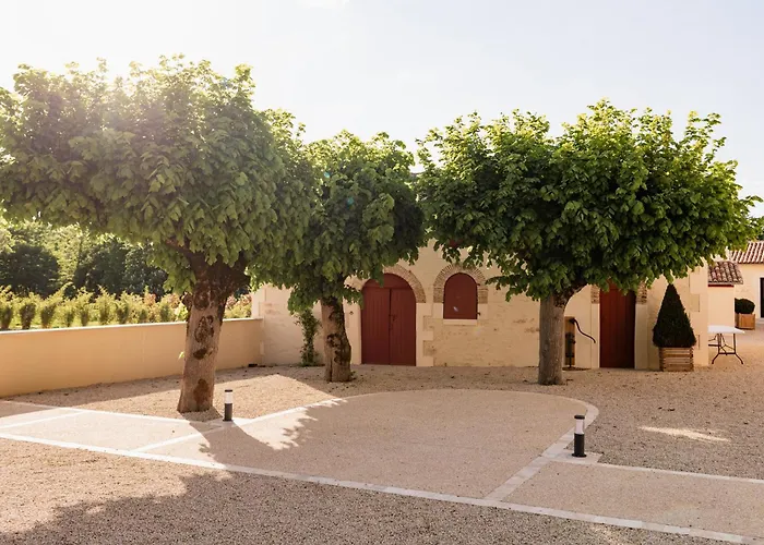 Hotel Domaine De L'ecorcerie *