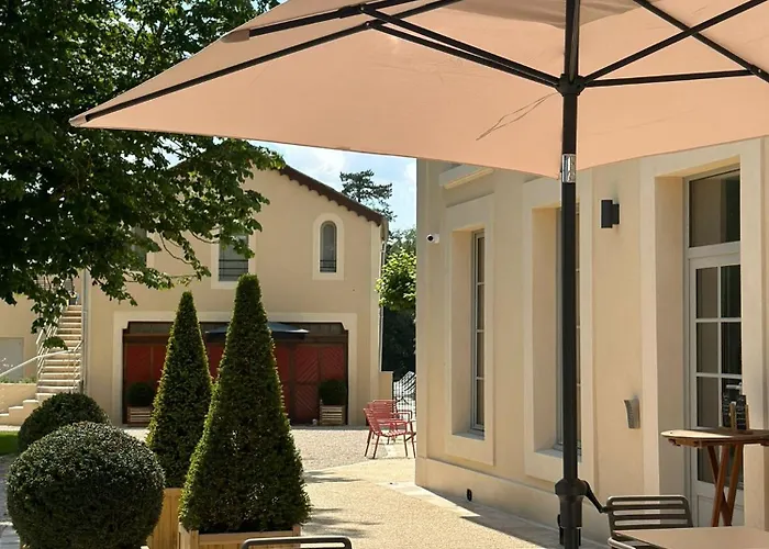 Domaine De L'ecorcerie Hotel