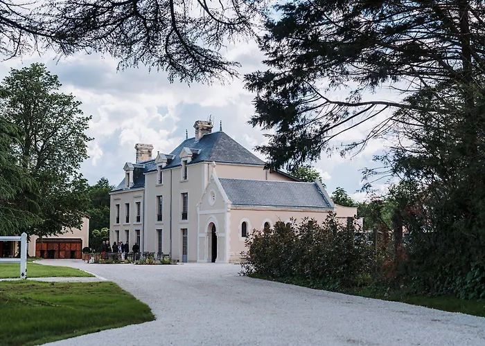Domaine De L'ecorcerie Hotel